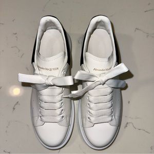 Alexander McQueen 7.5 women’s